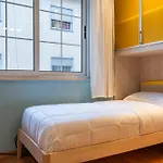 شقة Center With Balcony View, 2br, Sleeps 5 *