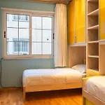 شقة Center With Balcony View, 2br, Sleeps 5 *