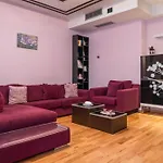 Center With Balcony View, 2br, Sleeps 5 Shkodër