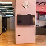 Center With Balcony View, 2br, Sleeps 5 Apartmán *