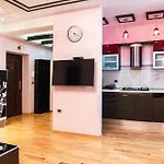 Apartment Center With Balcony View, 2br, Sleeps 5 *