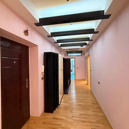 1 Min To Center With Panoramic View