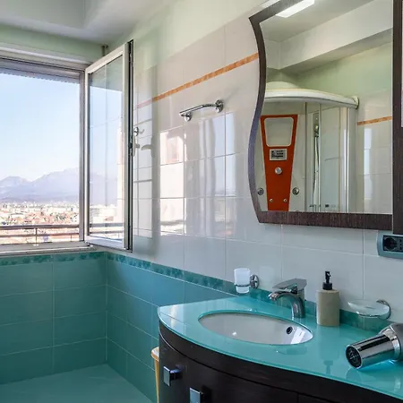 1 Min To Center, Spacious Family With Amazing View Apartment