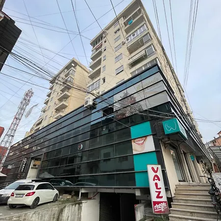 Center With Balcony View, 2br, Sleeps 5 Shkodër