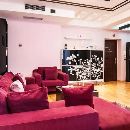 Center With Balcony View, 2br, Sleeps 5 Apartment Shkodra