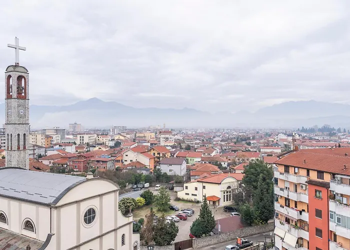 1 Min To Center, Spacious Family With Amazing View Shkodra