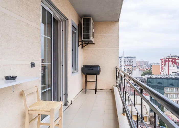 Apartment 1 Min To Center, Spacious Family With Amazing View Shkodra