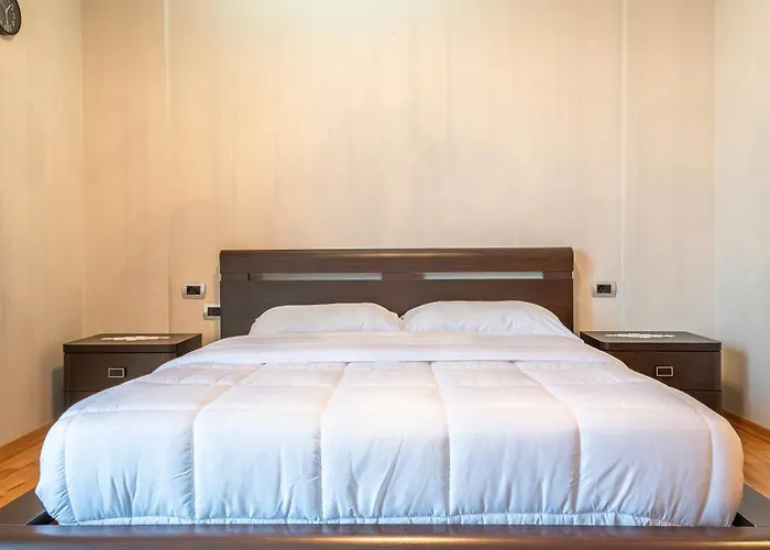 1 Min To Center, Spacious Family With Amazing View Apartment Shkodra