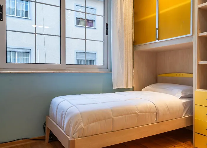 Apartment 1 Min To Center, Spacious Family With Amazing View *