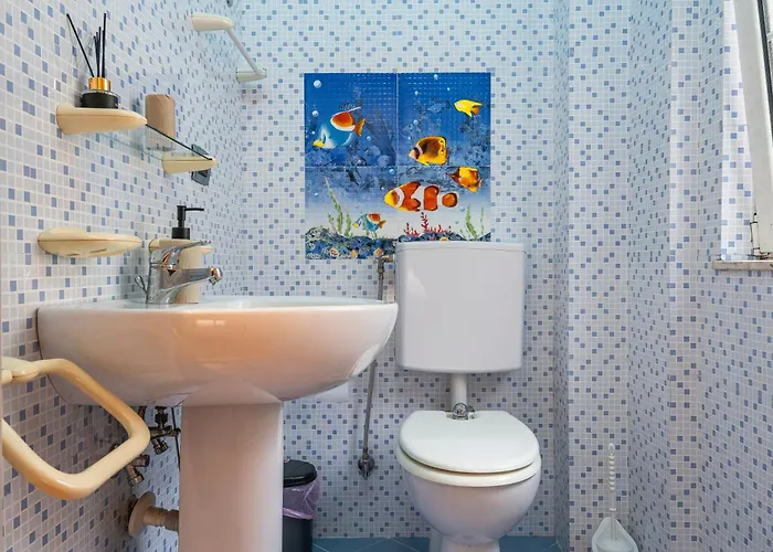 1 Min To Center, Spacious Family With Amazing View *