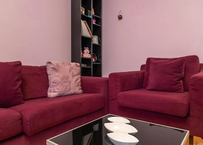 1 Min To Center, Spacious Family With Amazing View Apartment *