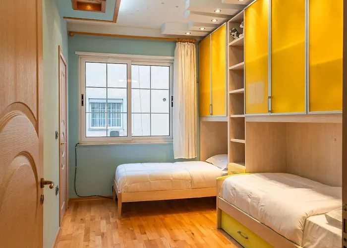 1 Min To Center, Spacious Family With Amazing View