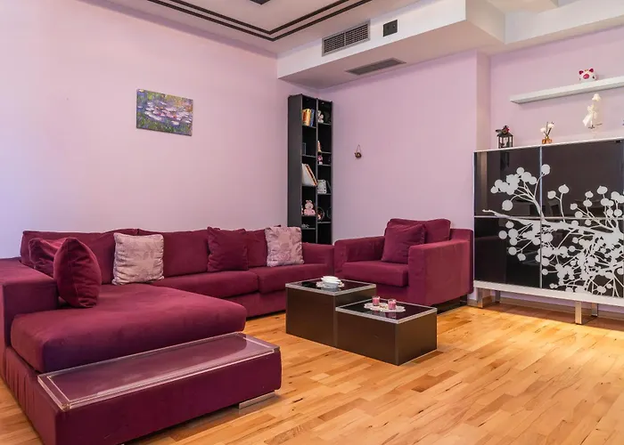 1 Min To Center, Spacious Family With Amazing View Shkodra