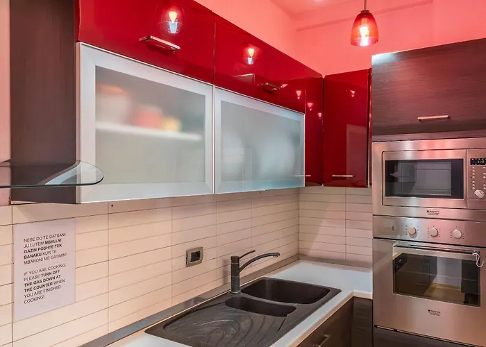 1 Min To Center, Spacious Family With Amazing View Apartment *
