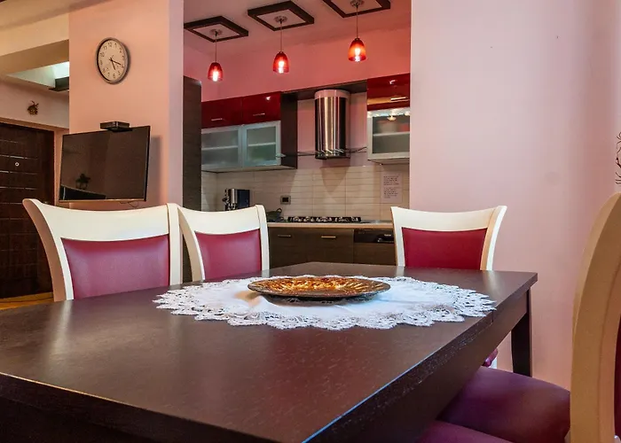Apartment 1 Min To Center, Spacious Family With Amazing View